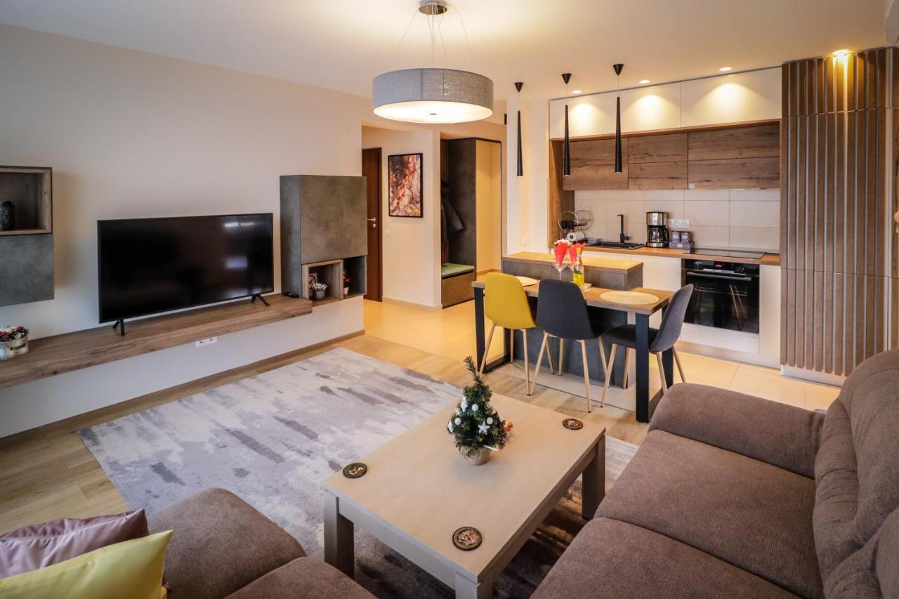 Lux Green Apartament 2 Apartman Brassó Kültér fotó