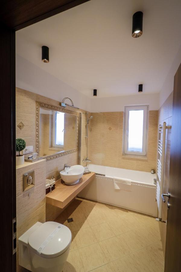Lux Green Apartament 2 Apartman Brassó Kültér fotó